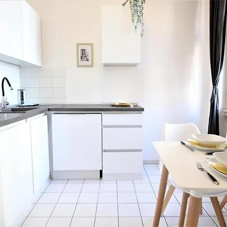 Wohnen Am Main - Gemuetlicher Altbau, Zentral Würzburg Esterno foto