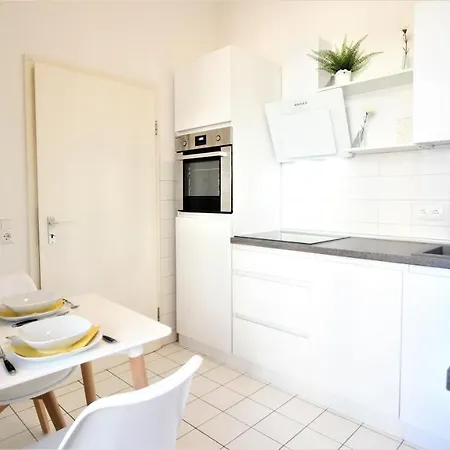 Wohnen Am Main - Gemuetlicher Altbau, Zentral Würzburg Esterno foto