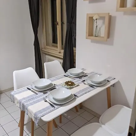 Wohnen Am Main - Gemuetlicher Altbau, Zentral Würzburg Esterno foto